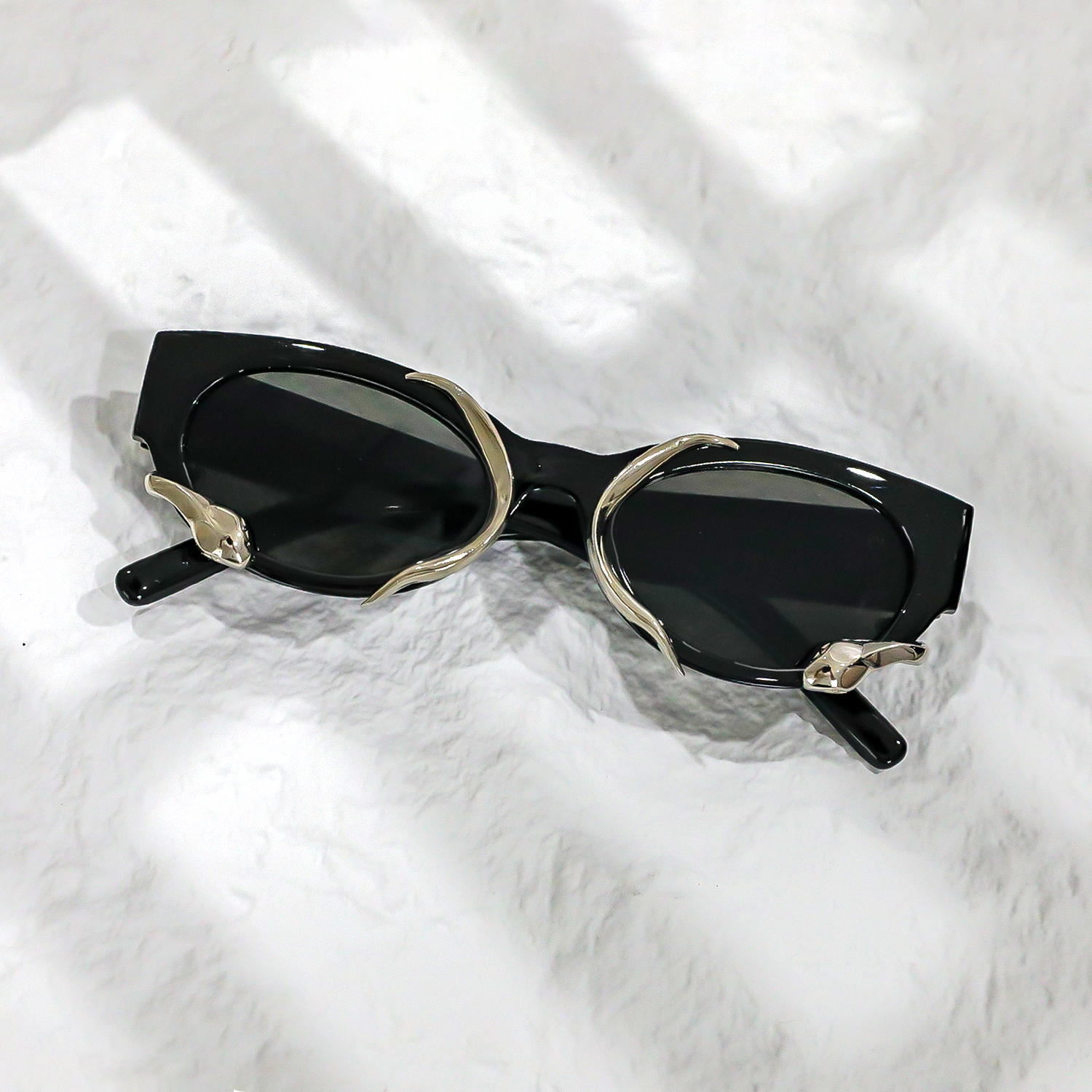 Stereo Spirit Snake Sunglasses - Y2K Tech Accessories のレビューと価格